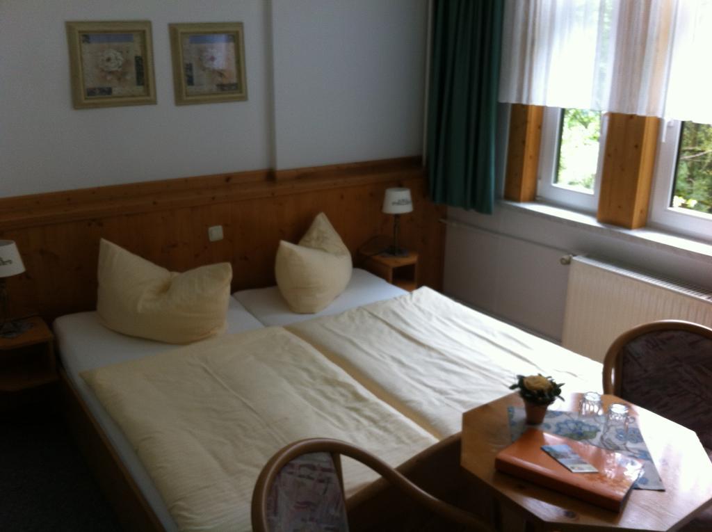 Pension Tannenrausch Friedrichroda Zimmer foto